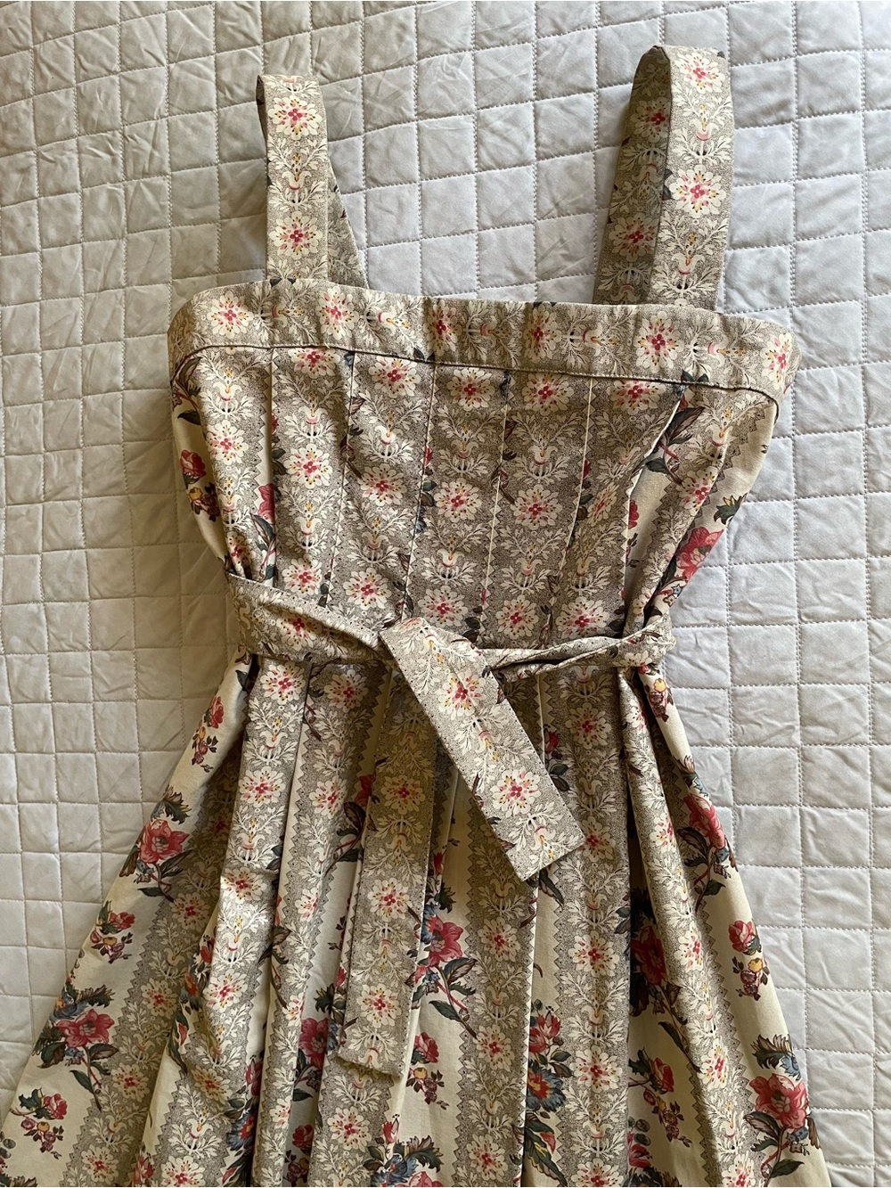 Vintage Floral Tie-Waist Dress